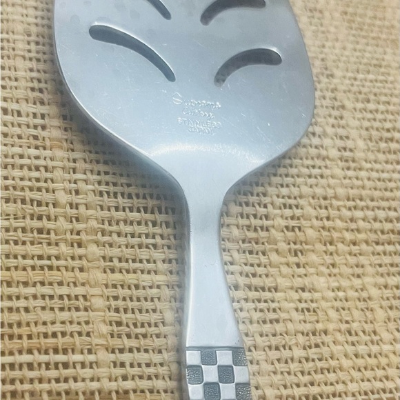 Supreme Cutlery Cake Slicer - Picture 5 of 6